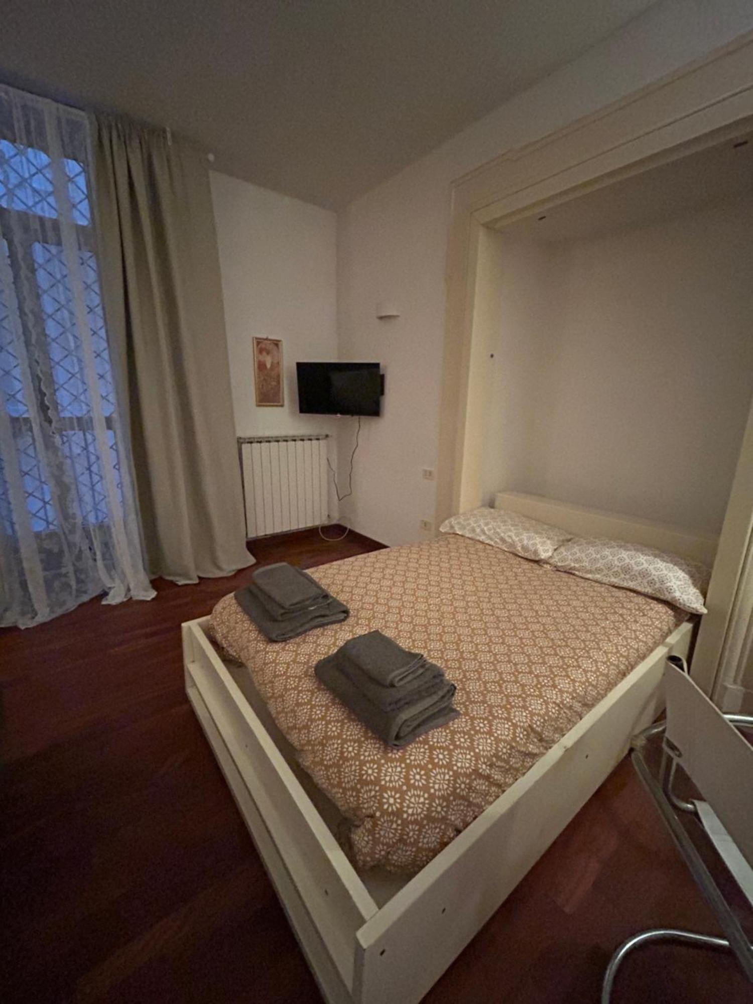Anni Apartment Chiaia Napels Buitenkant foto