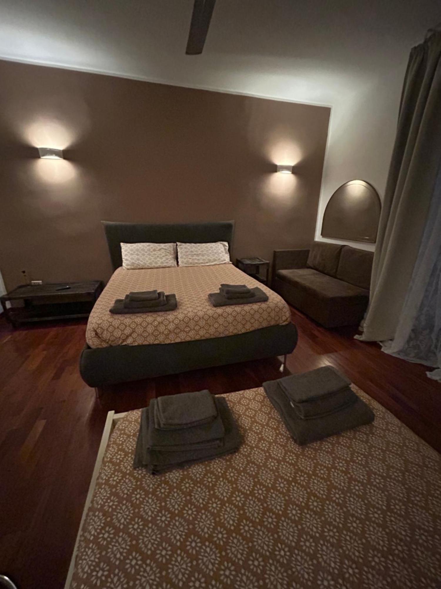 Anni Apartment Chiaia Napels Buitenkant foto
